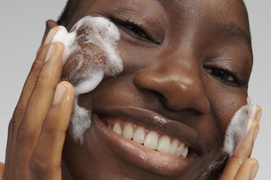 How to Choose a Cleanser by Skin Type: Your Guide to the Daily Cleanse