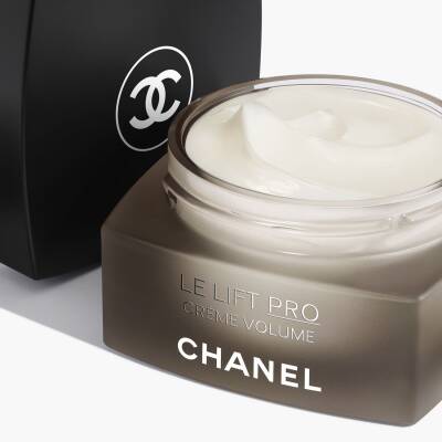CHANEL LE LIFT PRO クリーム CHANEL LE LIFT PRO CRÈME VOLUME CORRECTS - REDEFINES - PLUMPS 50g