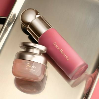 Rare Beauty ♡ SEPHORA セット Rare Beauty Selena's Faves Blush & Mini Fragrance Set | SEPHORA UK
