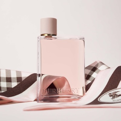 近日発売 新品未使用BURBERRY HER PARFUM ハー 香水 30ml BURBERRY Burberry Her Eau de Parfum | SEPHORA UK