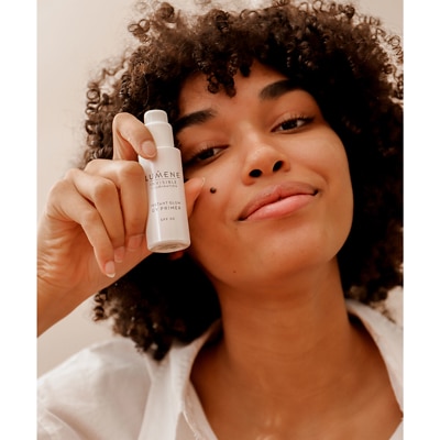 Lumene Illuminante Istantaneo Invisible Illumination – Mezzanotte Sun 15 Ml, Effetto Naturale Con Acqua Della Sorgiva Artica